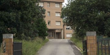 Dos edificios de Parayas serán demolidos y el resto rehabilitados