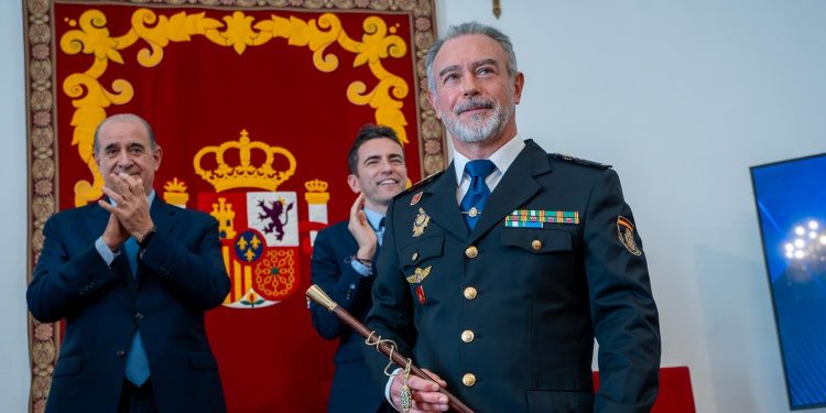 Antonio del Amo toma posesión como nuevo jefe superior de la Policía Nacional en Cantabria