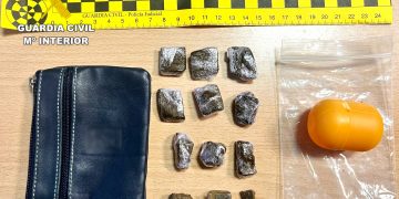 Detenido en Sarón un vecino de Penagos con doce dosis de hachís preparadas para su venta