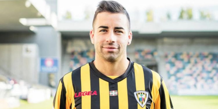 El Tropezón ficha a Óscar Fernández y da un golpe encima de la mesa en Tercera