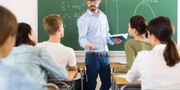 La Junta Docente carga contra Educación por llegar sin propuesta al debate del calendario escolar