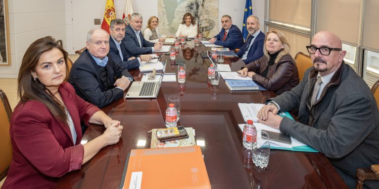 El Consejo de Gobierno aprueba dos millones para ‘Jóvenes con Talento’ y convenios para rutas senior y gestión de residuos