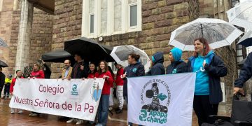 Más de 1.100 escolares de Nuestra Señora de La Paz se vuelcan en una jornada solidaria a favor de la Asociación Apapachando en Torrelavega