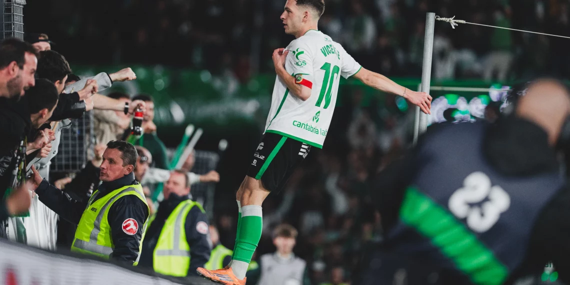 Racing remonta en El Sardinero y encadena su cuarta victoria