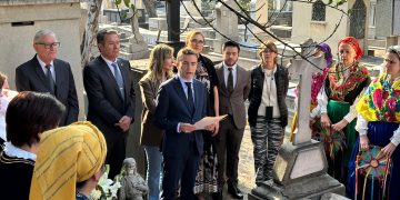 PP tacha de «mentiroso» a Casares por su viaje a México, había vuelos para volver tras la tragedia de El Bocal