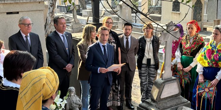 PP tacha de «mentiroso» a Casares por su viaje a México, había vuelos para volver tras la tragedia de El Bocal