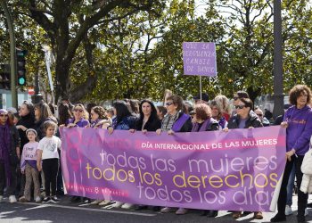 Más de 6.000 personas llenan las calles de Santander en la manifestación del 8M