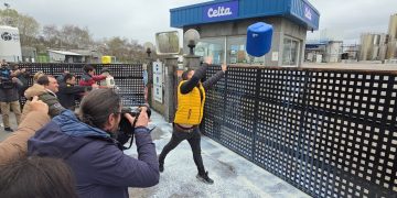 Ganaderos lecheros de Cantabria exigen a las  industrias revisar la drástica bajada de precios de la leche