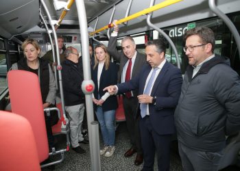 Cantabria subirá al 70% el descuento en el transporte público por carretera para los jóvenes de entre 15 y 30 años