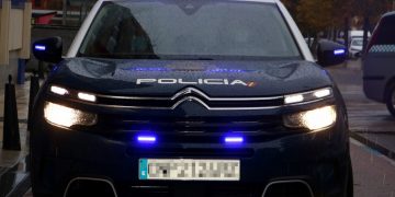 Policía Nacional arresta a hombre por acosar a una joven en un aparcamiento de Torrelavega