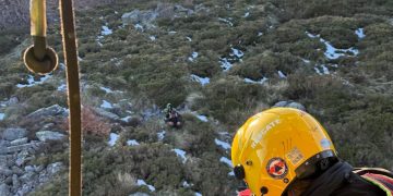 Rescatados dos senderistas desorientados en los Collados del Asón por el helicóptero del 112