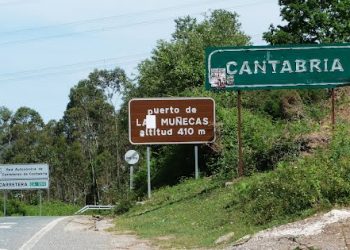 Fallece un ciclista tras chocar frontalmente con un turismo en el Alto de las Muñecas