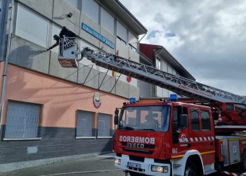 La Consejería de Educación y el Ayuntamiento de Piélagos intervendrán de urgencia en el CEIP Virgen de Valencia tras el desprendimiento de parte de su fachada