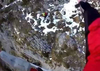 Rescatados dos montañeros enriscados en Picos de Europa por el helicóptero del Gobierno cántabro