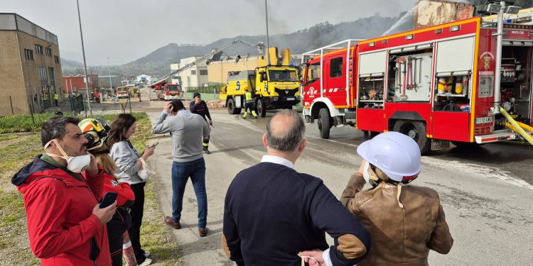 Activado el PLATERCANT en situación 1 por el incendio de una nave industrial en el polígono de Los Tánagos