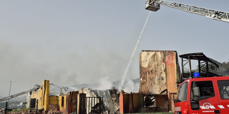 Activado el PLATERCANT en situación 1 por el incendio de una nave industrial en el polígono de Los Tánagos