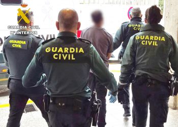 Detenido en Bezana un hombre de 39 años tras intentar forzar un coche y agredir a varios agentes