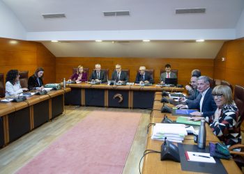 El Gobierno defiende en el Parlamento unos presupuestos “expansivos y realistas” para 2026, que rozan los 4.000 millones
