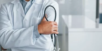 Cantabria suma 238 agresiones a sanitarios en 2025, un 13% menos, pero solo 14 denuncias y Pascual clama contra la impunidad