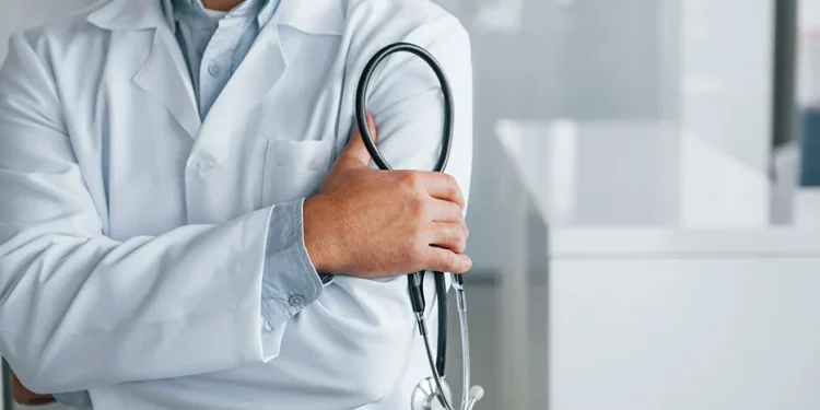 Cantabria suma 238 agresiones a sanitarios en 2025, un 13% menos, pero solo 14 denuncias y Pascual clama contra la impunidad