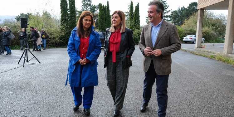 Gobierno de Cantabria impulsa la reconversión del complejo de Parayas en centro asistencial integral