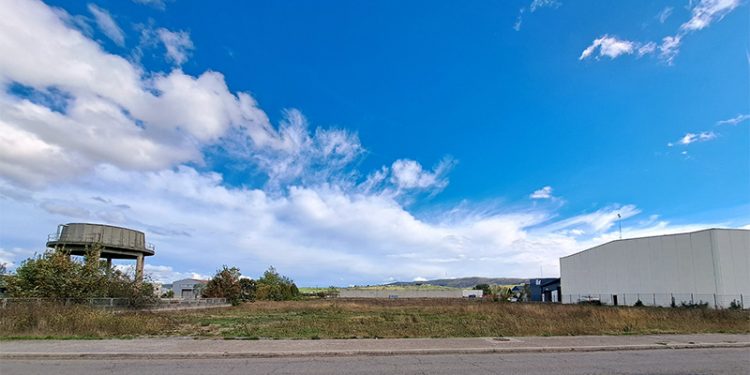 El Gobierno de Cantabria se muestra sorprendido por la reoferta, como equipamiento deportivo, de la parcela contigua a Mecánicas Brañosera en La Vega de Reinosa