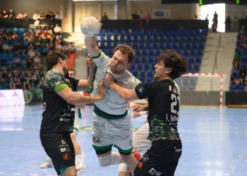 Bathco BM Torrelavega gana en Pamplona y accede a su cuarta Final a 8