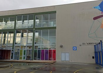 Alumnos de 32 centros educativos en Santander y Torrelavega expuestos a niveles nocivos de dióxido de nitrógeno según Ecologistas en Acción