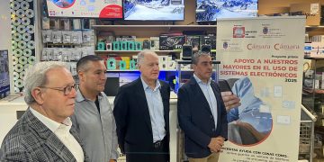 El proyecto piloto de apoyo digital para mayores en Cantabria supera las 1.300 consultas en tres meses