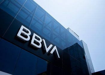 La Sala de Gobierno del TSJC confirma multa de 2.000 euros al BBVA por mala fe procesal y abuso del servicio público de Justicia