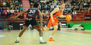 Leyma Básquet Coruña impone su condición de líder ante el Alega Cantabria en Torrelavega