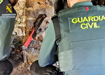 Detenido en Ramales de la Victoria un vecino de Santander acusado de amenazar con un hacha a seis jóvenes y sustraer varios efectos