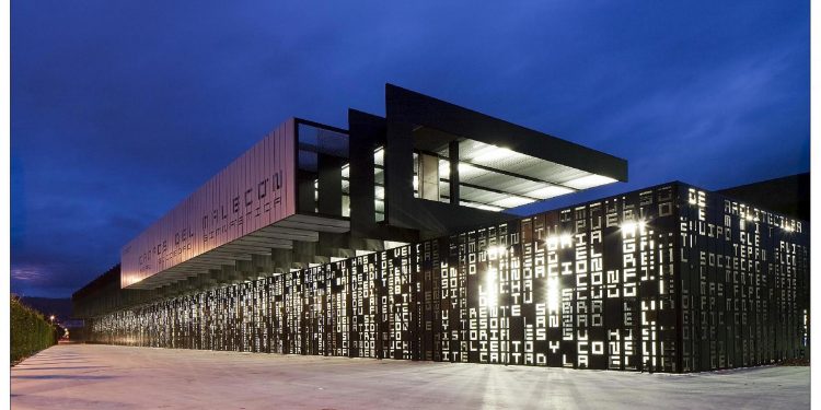 La Gimnástica de Torrelavega convocará una asamblea extraordinaria para estudiar medidas legales por el bloqueo de los bajos de El Malecón