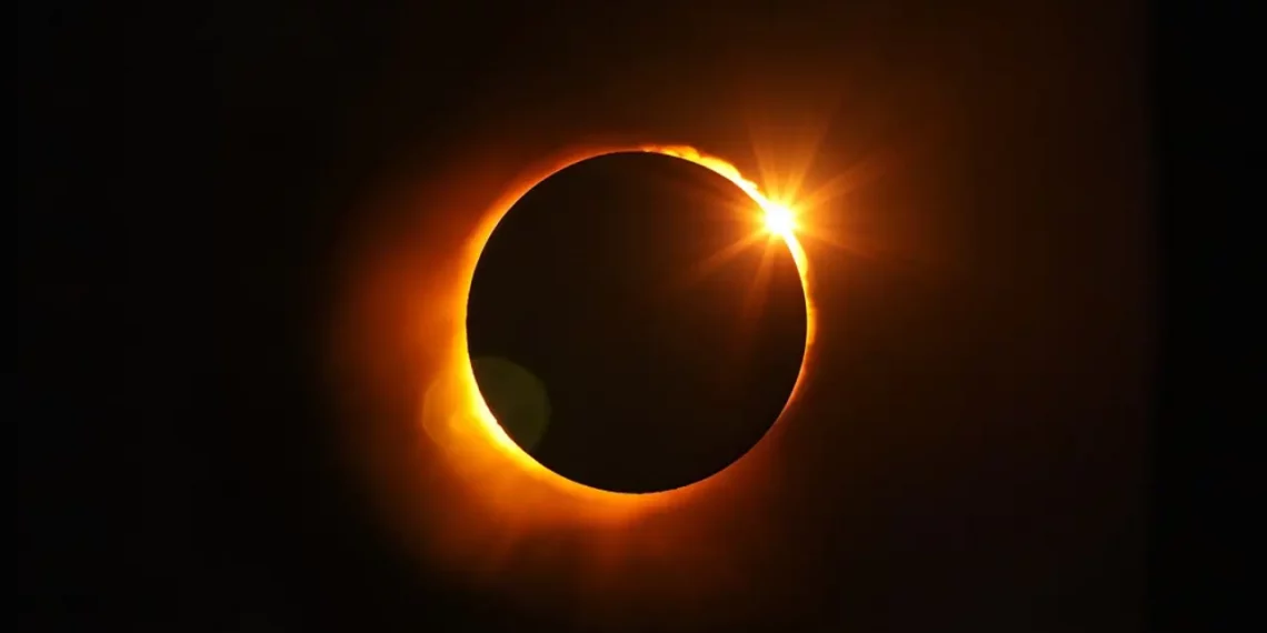 Ayer y hoy, el cielo de Cantabria ensayó la luz del eclipse