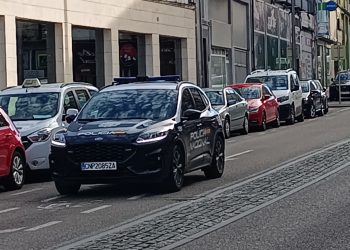 Detenido en Torrelavega por agredir a un hombre con el cristal de una botella rota