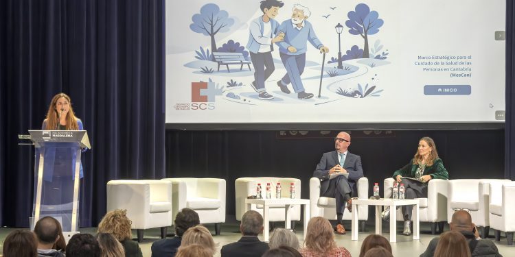  Cantabria impulsa el proceso para situar los cuidados en el centro del sistema de atención social