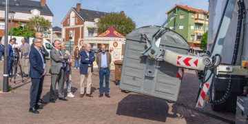 Torrelavega inicia la recogida selectiva de biorresiduos con el contenedor marrón en Tanos