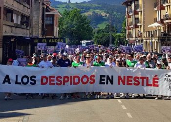 Toda la planta de Nestlé en La Penilla se para un cuarto día por los 49 despidos