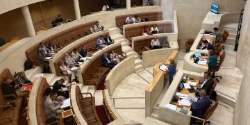 Cantabria avanza con su Ley de Vivienda tras decaer las enmiendas a la totalidad de PSOE y Vox