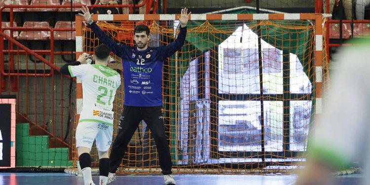 Carlos Calle anuncia su despedida del Bathco BM Torrelavega al final de la temporada