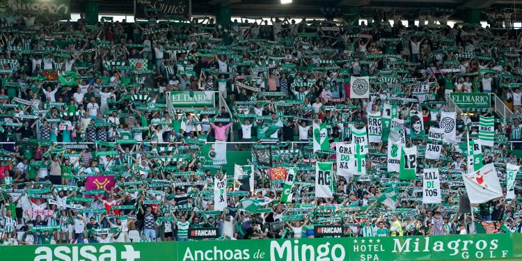 Racing  fijará la celebración del posible ascenso para el domingo en los Campos de Sport