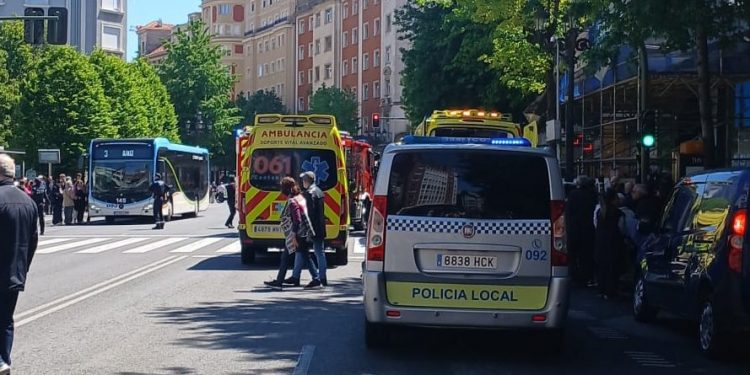 Un coche se sale de la vía y arrolla a tres mujeres