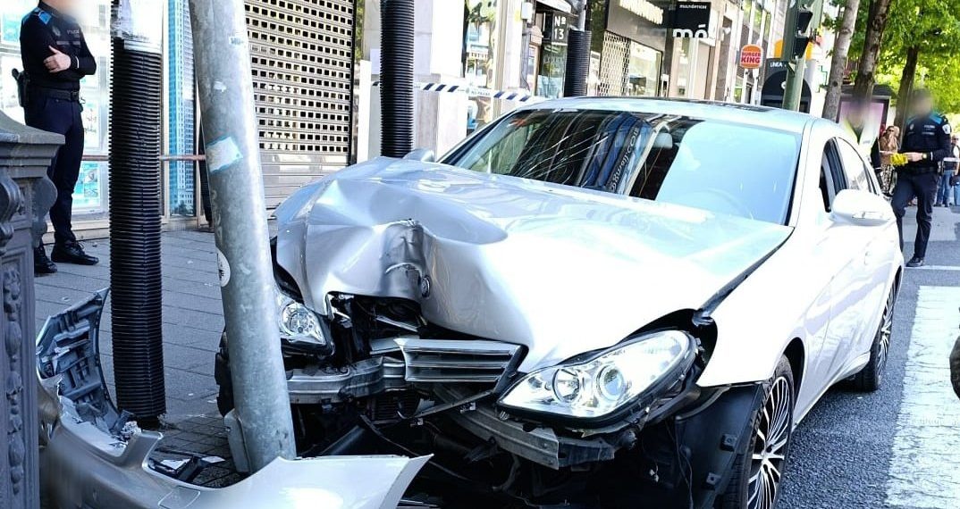 Un coche se sale de la vía y arrolla a tres mujeres