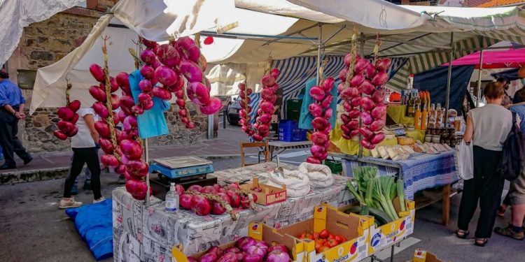 El Gobierno de Cantabria lanza una web específica para centralizar toda la información sobre mercadillos y mercados tradicionales