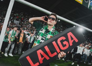 El Racing llora, Cantabria grita: 14 años después el club vuelve a Primera División