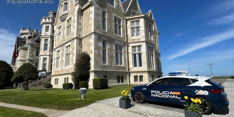 La Policía Nacional detiene en Santander a cuatro hombres en dos operaciones contra el tráfico minorista de drogas