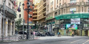 Varias personas resultan atropelladas en la calle Calvo Sotelo de Santander