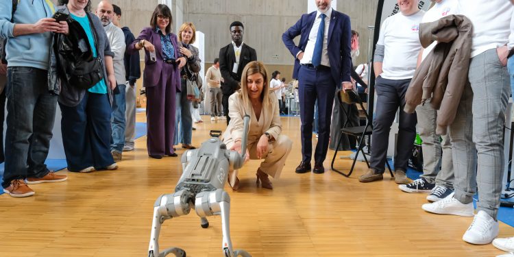 Buruaga reivindica una FP “innovadora y en constante evolución” como principal política activa de empleo en Cantabria