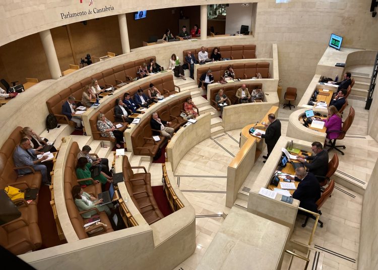 Parlamento de Cantabria aprueba declarar BIC el monumento franquista a Carrero Blanco en Santoña con el voto de PP, PRC y Vox
