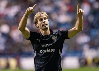 El Racing ultima el fichaje de Sergio Canales con un contrato de 1+1